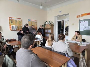 Сегодня, 24 февраля, спикер Оксана Кобельская провела встречу по адресу: г.о. Макеевка, г. Макеевка, ул. Островского 7, в рамках поручения Главы ДНР Дениса Пушилина