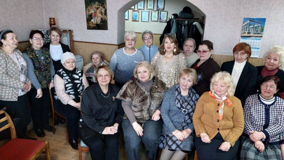 Сегодня, 27 февраля, Советом женщин города Макеевки организовано и проведено мероприятие на тему «Встречи с интересными людьми», объединившее женщин старшего поколения