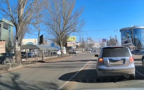 В центре Макеевки произошло ДТП с участием автомобиля скорой помощи и легковой машины