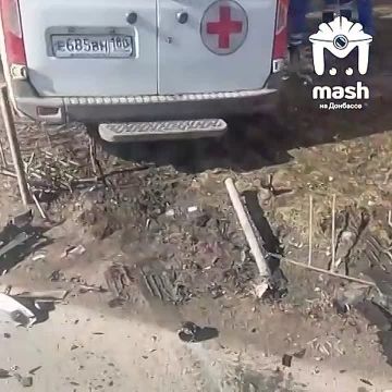 Скорая помощь столкнулась с легковушкой на "Золотом ключике" в Макеевке