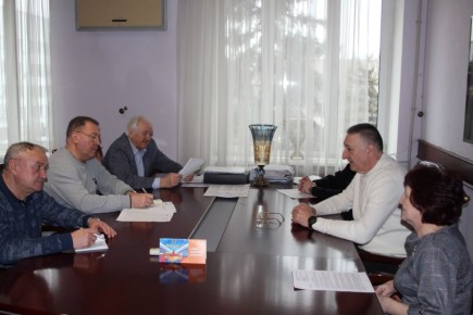 �������, 3 �����, ������� ����������� ���������� ������ ����� ��������� ������ ������� �� ������: �.�. ��������, �. ��������, ��. ���������, 2, �� ��������� ����� ��� ������ ��������