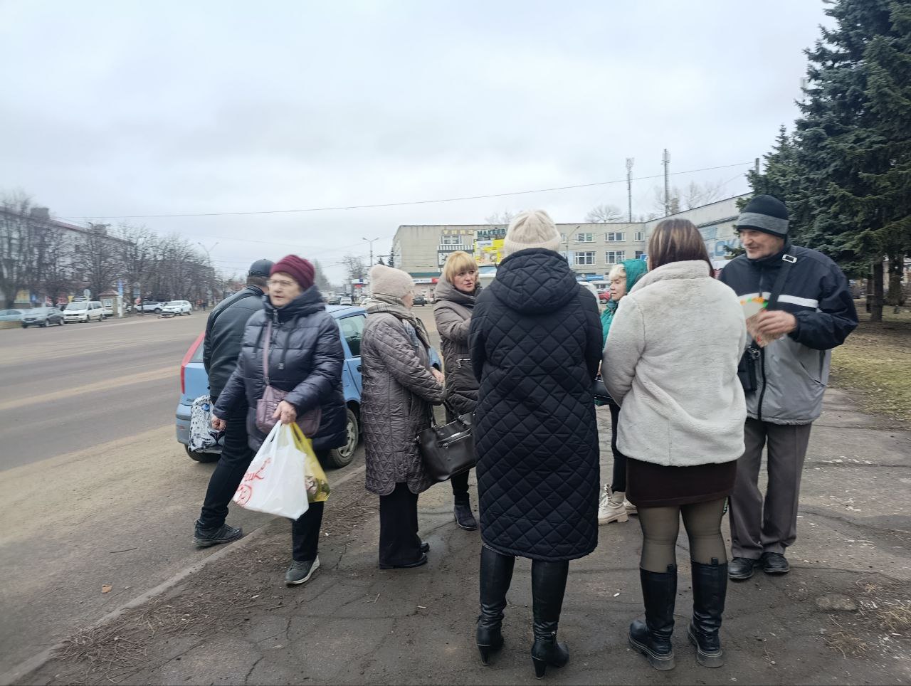 По поручению Главы ДНР Дениса Пушилина под эгидой Единой России проводятся встречи с населением для выявления проблемных вопросов на подведомственной территории