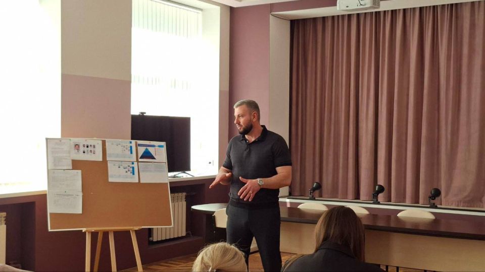 ������ ������� ������ ������ ������� � �������� ����������� ���������������� ���������� ���������� �������� �������� ���������� ���������� ����������� �������� � 1 �. �������� �� ������: �. ��������, ��. ����������, 1