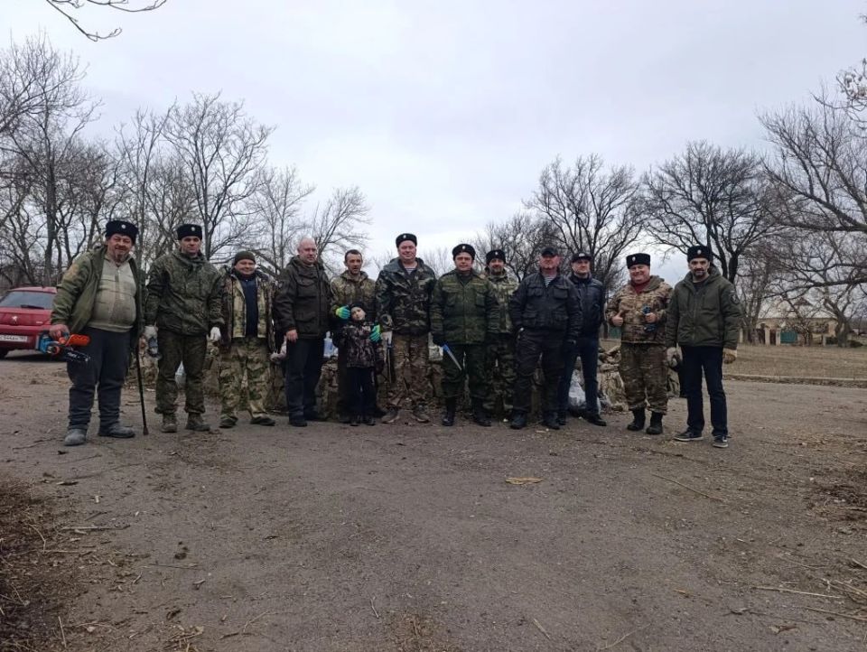 В Советском внутригородском районе состоялся общегородской субботник