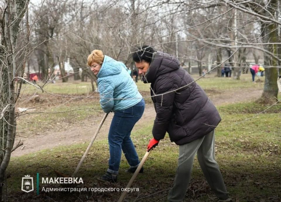 В Макеевке прошёл общегородской субботник в рамках акции «Зелёный Донбасс»