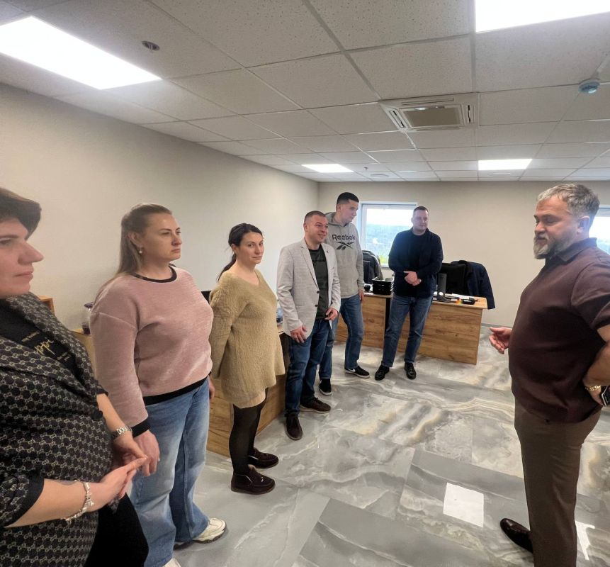 �������, 25 �����, � ������ ��������� ����� ���������� ������ ��������, ������� ����������� ���������� ������ �������� ������� ������ ������� �� ������: �. ��������, ��. 250-����� ��������, 74