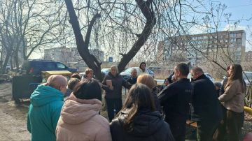 Руководитель Управы Горняцкого внутригородского района Администрации городского округа Макеевка Олеся Осатюк совместно с депутатом Народного Совета ДНР Максимом Королюком провели встречу с населением на подведомственной...