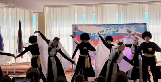 Сегодня, 26 марта 2026 года, в ГБОУ «СШ № 34 Г.О. МАКЕЕВКА» состоялся яркий фестиваль «Россия – мозаика культур», посвященный Году единства народов России