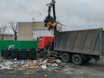 27 марта, с целью приведения территории в надлежащее санитарное состояние в Кировском внутригородском районе выполнены работы по вывозу крупногабаритных накоплений мусора на контейнерных площадках по адресам: ул. Ленина, д....