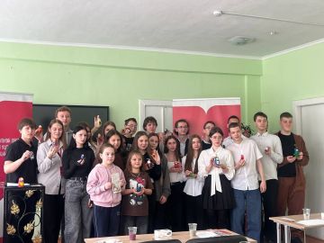 Мастеркласс по росписи матрёшек в ГБОУ "СШ № 32 Г.О. МАКЕЕВКА"