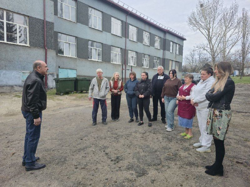 30 марта, депутат Макеевского городского совета Александр Подгорный провел встречу с жителями Кировского района на территории Спортивной школы № 2 по ул. Дунайская, 10