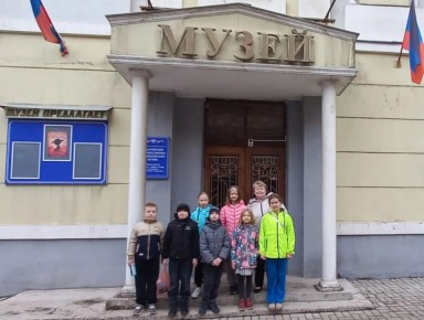 Школьники из Макеевки погрузились в историю и искусство в местном музее