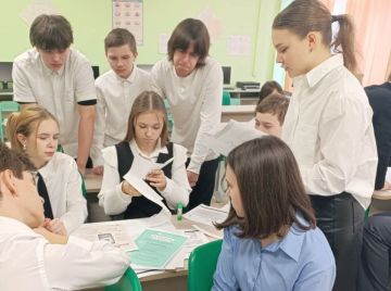 Полицейские ведут профилактическую работу со школьниками