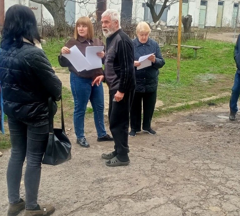 Сегодня, 1 апреля заместитель руководителя Управы Кировского района Ирина Воронина провела встречу с жителями ул. Кремлевская, 17