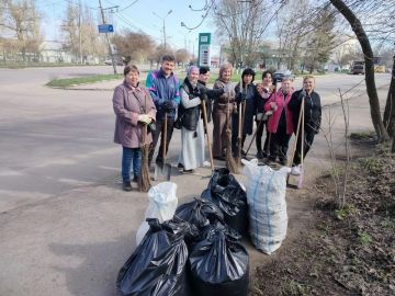 Чистота начинается с нас: Червоногвардейский район присоединился к акции «Зелёный Донбасс», с целью реализации партийного проекта "Городская среда"