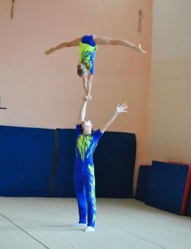 4 апреля завершились соревнования по спортивной акробатике «Открытый Чемпионат городского округа Макеевка, посвященный Дню космонавтики»