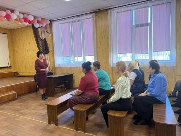 Валентина Харлашка: Провела встречу с трудовым коллективом средней школа № 62 Макеевки