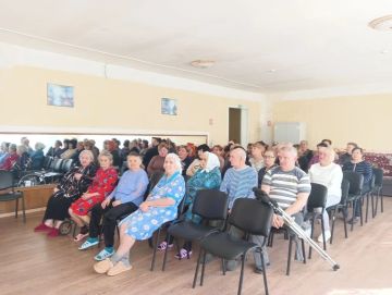 8 апреля, в преддверии Дня космонавтики на базе Государственное бюджетное учреждение социального обслуживания «Комплексный центр социального обслуживания населения Горняцкого района города Макеевки», в рамках партийного...