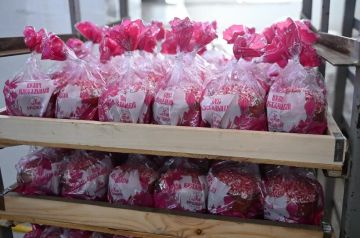 «Мир хлеба» подарил куличи детям из детдомов