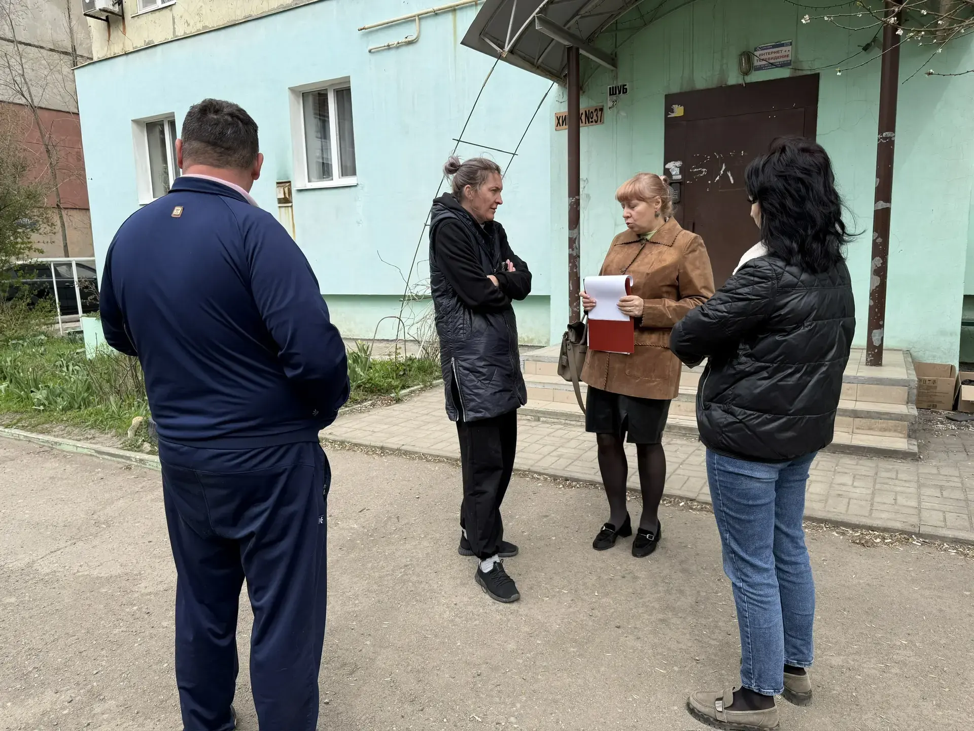 По поручению Главы ДНР Дениса Пушилина, 14 апреля, заместитель руководителя Управы Кировского внутригородского района Администрации городского округа Макеевка Донецкой Народной Республики Ирина Воронина провела встречу с...