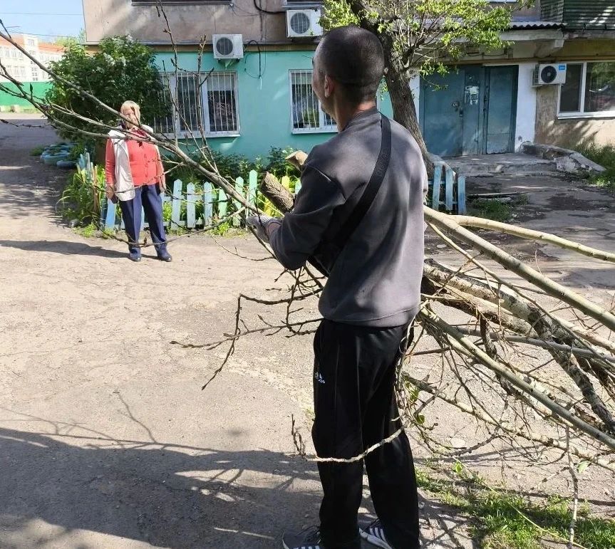 19 мая, с целью приведения территории в надлежащее санитарное состояние Макеевским филиалом НКО «ЕДИНЫЙ РЕГИОНАЛЬНЫЙ ФОНД ПО УПРАВЛЕНИЮ МНОГОКВАРТИРНЫМИ ДОМАМИ НА ТЕРРИТОРИИ ДОНЕЦКОЙ НАРОДНОЙ РЕСПУБЛИКИ» проведены работы по...
