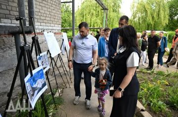 Пушилин оценил темпы строительства новой детской площадки в Макеевке