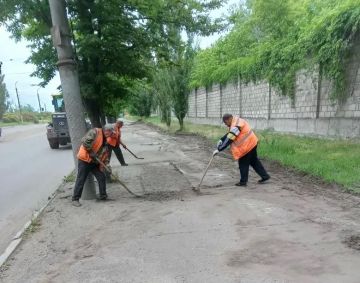 С целью приведения территории в надлежащее санитарное состояние в Кировском внутригородском районе города Макеевки силами МУП АГМ «Перспектива» продолжены работы по уборке ул. Металлургической. Предприятием выполнена очистка...