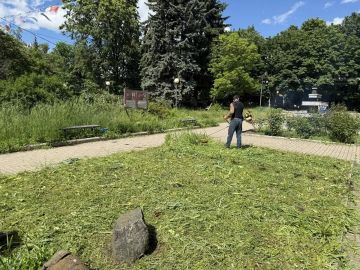 28 мая в Советском районе активист первичного отделения № 551 «Единой России» принял участие в акции «Маленькие добрые дела» в рамках проекта «Партия рядом»