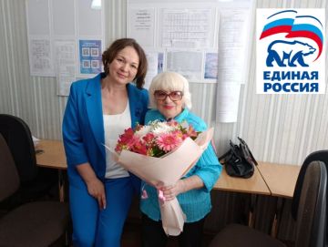 В день праздника Последнего звонка члены партии "Единая Россия" ГБОУ "СШ №83 Г.О.МАКЕЕВКА" провели мероприятия в рамках Акции «#ПартияРядом80» при участии секретаря ПО № 555 Круковской Марины Павловны, поздравили пожилых...