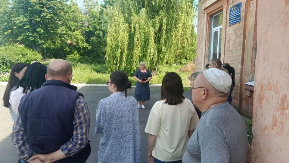 3 июня депутат Макеевского городского совета первого созыва Оксана Бевцык провела встречу с жителями по улице Вышинского жилого массива им. Кирова