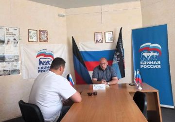 Сегодня, 8 июня, руководитель Управы Советского внутригородского района Администрации городского округа Макеевка Донецкой Народной Республики Сергей Савельев провел прием граждан в общественной приемной партии «Единая...