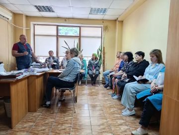 По поручению Главы ДНР Дениса Пушилина, сегодня, 9 июня, депутат Макеевского городского совета Александр Морозов провел встречу с трудовым коллективом филиала № 4 «Макеевкокс» ООО «Южный горно-металлургический комплекс...