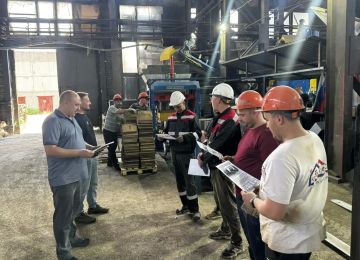 9 июня руководитель Управы Советского внутригородского района Сергей Савельев провел встречу с трудовым коллективом ООО «Донецкая железобетонная компания»