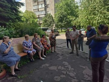 Сегодня , 10 июня, по поручению Главы ДНР Дениса Пушилина, первый заместитель главы муниципального образования городского округа Макеевка Донецкой Народной Республики Алексей Варыпаев провел встречу с жителями Кировского...