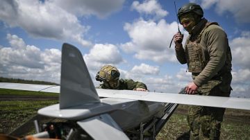Украинские дроны продолжают атаковать ДНР. Новости СВО