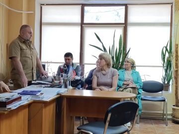 По поручению Главы Республики Дениса Пушилина, 18 июня, депутат Макеевского городского совета Александр Морозов провел встречу с трудовым коллективом филиала № 4 «Макеевкокс» ООО «Южный горно-металлургический комплекс Донецк»