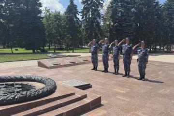 Росгвардейцы почтили память героев Великой Отечественной войны в ДНР