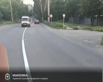 В Макеевке наносят горизонтальную разметку на отремонтированных дорогах