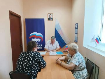 Сегодня, 8 июля Николай Зайченко, депутат Народного совета ДНР первого созыва провёл приём граждан в Общественной приемной Единой России Червоногвардейского района городского округа Макеевка