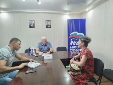 Решение социальных вопросов и проблем ЖКХ: депутаты Народного Совета провели приемы граждан в Торезе и Макеевке