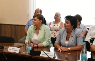 Сегодня посетила макеевские предприятия «ЮГМК», чтобы лично поздравить трудовые коллективы с наступающим Днём металлурга