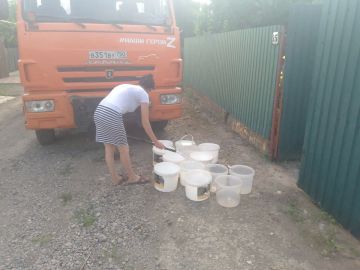 Сегодня, 22 июля, в Кировском внутригородском районе при поддержке региона-шефа Московская область согласно поступившим заявкам произведен подвоз воды для жителей в жилом массиве «Путь Ильича» по ул. Матросова, ул....