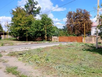 С целью приведения территории в надлежащее санитарное состояние силами ГБДОУ «Детский сад № 1 общеразвивающего вида городского округа Макеевка» по ул. Депутатской проведены работы по покосу сорных и карантинных трав на...