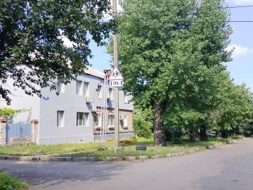 С целью приведения территории в надлежащее санитарное состояние жителями проведены работы по покосу сорных и карантинных на придомовой территории жилого дома № 3 по переулку Смирнихина