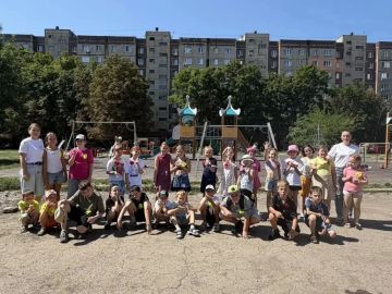 В микрорайоне Зеленый студия развития «Сова» устроила грандиозный спортивный праздник — «Брызги победы»
