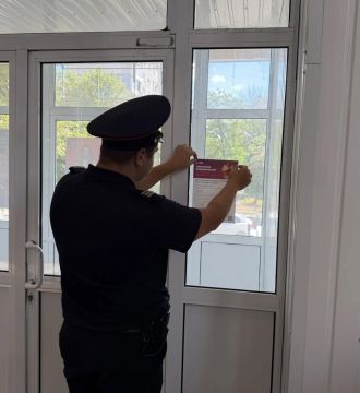 Полицейские ведут профилактическую работу в Торезе