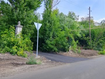 Силами Филиала «Макеевкатеплосеть» ГУП ДНР «ДОНБАССТЕПЛОЭНЕРГО» проводятся работы по благоустройству территории после проведения ремонтных работ на тепловых сетях района