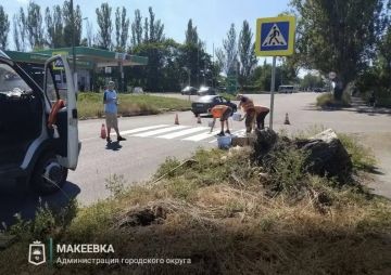 В Макеевке ведутся работы по нанесению дорожной разметки
