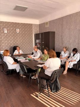 20 августа в Червоногвардейском районе депутат Макеевского городского совета ДНР первого созыва Нателла Джоджишвили провела встречу с жителями жилого массива Карла Маркса в общественной приемной