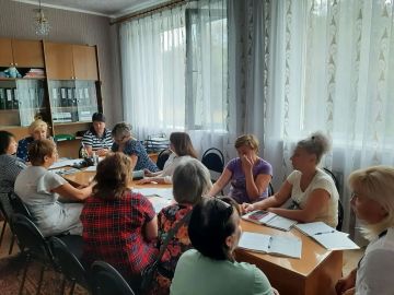 Сегодня, 26 августа, спикер Лариса Огнева провела встречу по адресу: кв-л Шахтерский, 21, по поручению Главы ДНР Дениса Пушилина